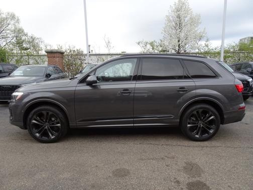 2025 Audi Q7 Premium Plus