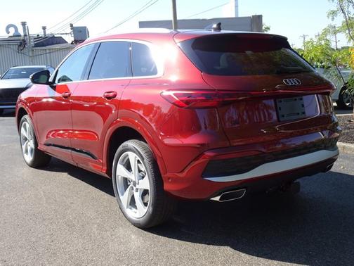 2025 Audi Q5 Premium Plus