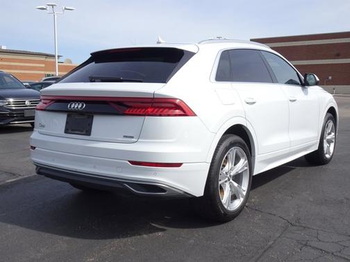 2019 Audi Q8 Premium