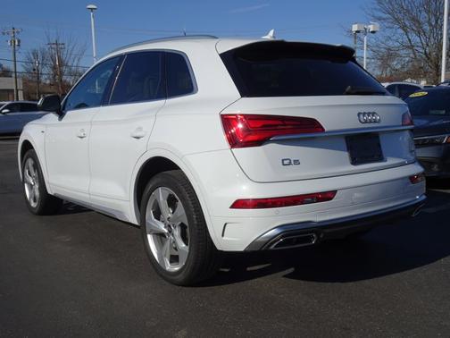 2023 Audi Q5 S line Premium Plus
