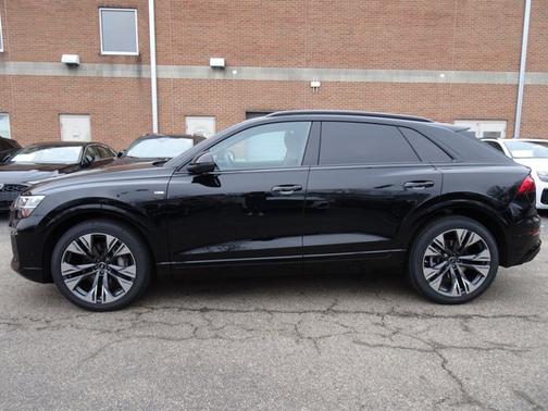 2026 Audi Q8 Premium Plus