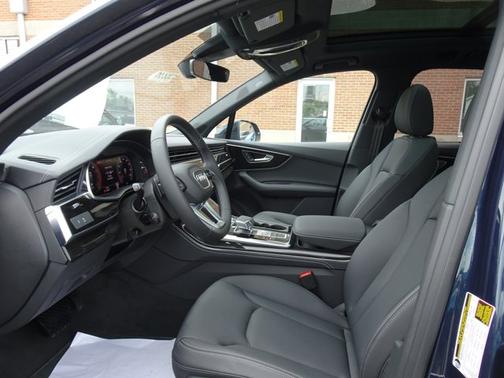 2025 Audi Q7 Premium Plus