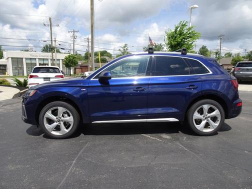 2022 Audi Q5 S line Premium Plus