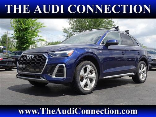 2022 Audi Q5 S line Premium Plus