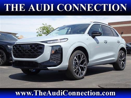 Arrow Gray Pearl Effect 2026 Audi Q3 S line