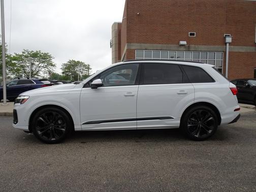 2025 Audi Q7 Premium Plus