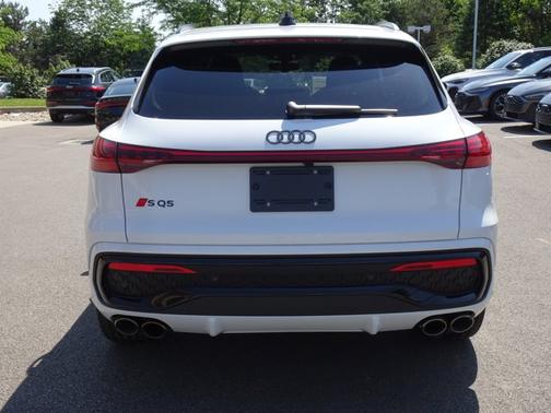 Glacier White Metallic 2026 Audi SQ5 Premium Plus
