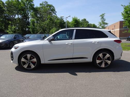 Glacier White Metallic 2026 Audi SQ5 Premium Plus