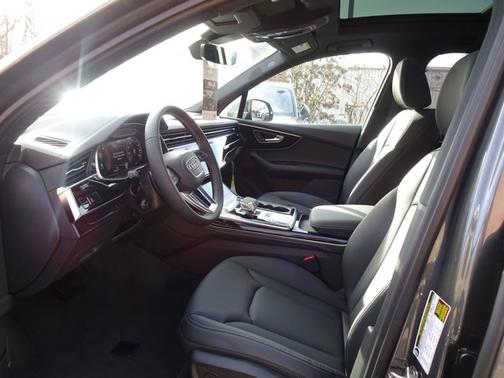 2026 Audi Q7 Premium Plus