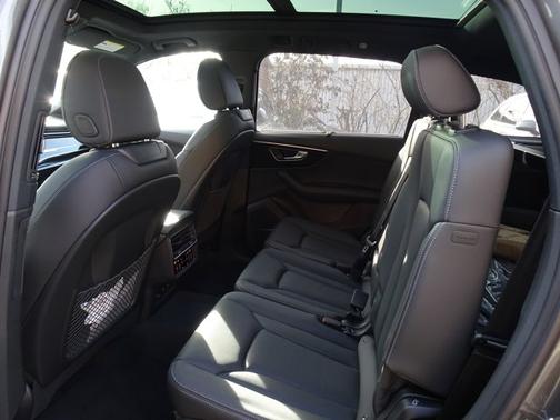 2026 Audi Q7 Premium Plus