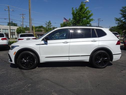 Opal White Pearl 2023 Volkswagen Tiguan SE R-Line Black