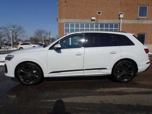 2025 Audi Q7 Premium Plus