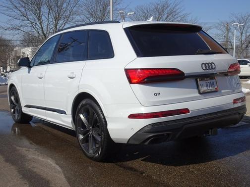 2025 Audi Q7 Premium Plus