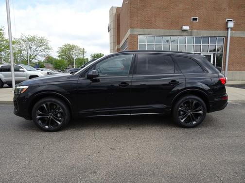 2025 Audi Q7 Premium Plus
