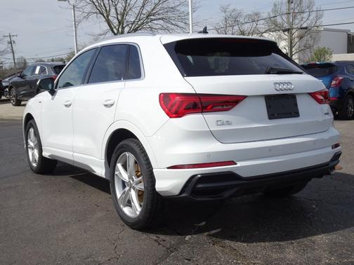 Glacier White Metallic 2020 Audi Q3 S line Premium