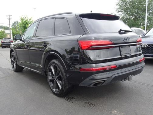 2025 Audi Q7 Premium Plus