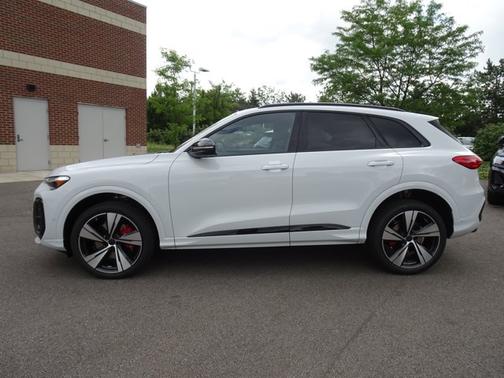 Glacier White Metallic 2026 Audi SQ5 Premium Plus