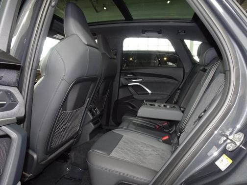 Tambora Gray Metallic 2025 Audi SQ5 Premium Plus