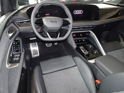 Tambora Gray Metallic 2025 Audi SQ5 Premium Plus
