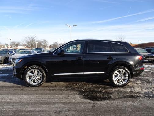 2023 Audi Q7 Premium Plus
