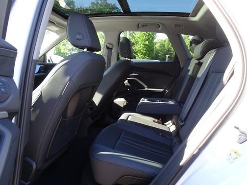 Glacier White Metallic 2026 Audi Q5 Premium Plus