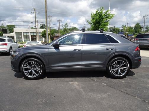 2020 Audi Q8 Premium Plus