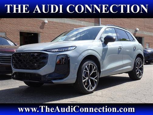 Arrow Gray Pearl Effect 2026 Audi Q3 S line