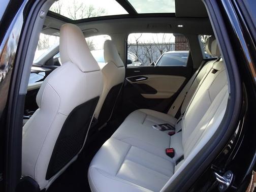 2025 Audi Q6 e-tron Premium Plus