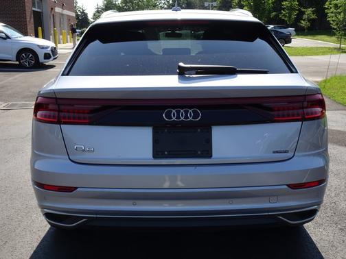 2022 Audi Q8 Premium