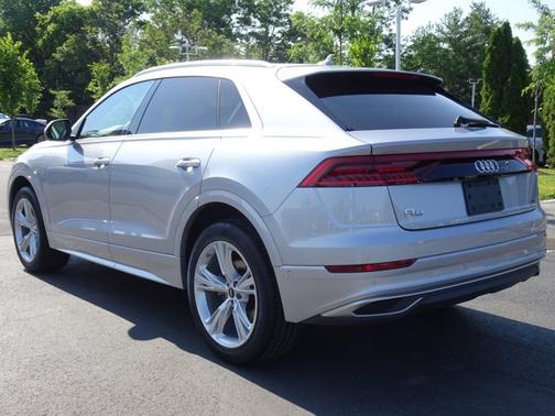 2022 Audi Q8 Premium