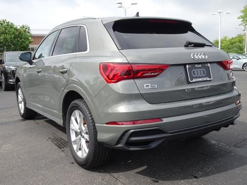 Chronos Gray Metallic 2023 Audi Q3 S line Premium Plus