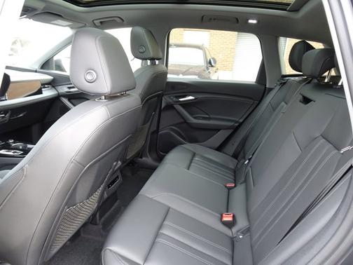 2025 Audi Q6 e-tron Premium