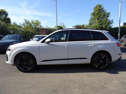 2025 Audi Q7 Premium Plus