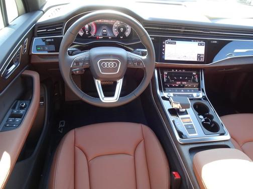 2025 Audi Q7 Premium Plus