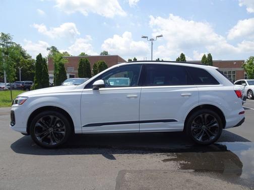 2025 Audi Q7 Premium Plus