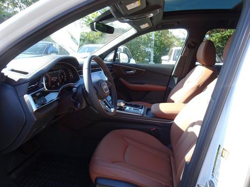 2025 Audi Q7 Premium Plus