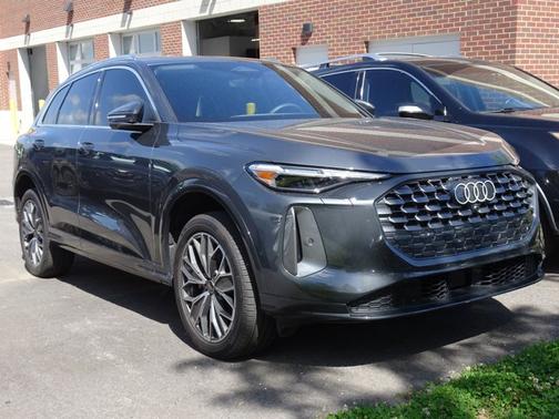 TAMB GRAY/BLACK 2025 Audi Q5 Premium Plus