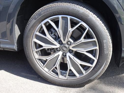 TAMB GRAY/BLACK 2025 Audi Q5 Premium Plus