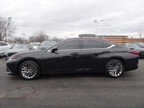 2024 Lexus ES 300h Ultra Luxury