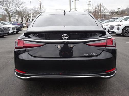 2024 Lexus ES 300h Ultra Luxury
