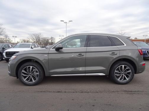 2023 Audi Q5 S line Premium Plus