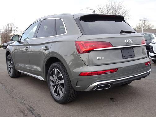2023 Audi Q5 S line Premium Plus