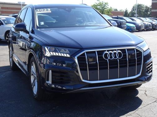 Waitomo Blue Metallic 2023 Audi Q7 Prestige