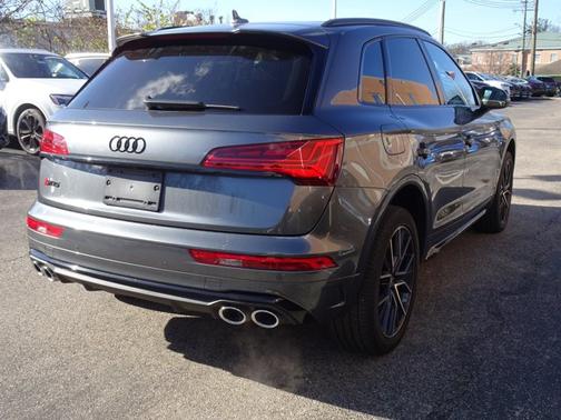 2022 Audi SQ5 Premium Plus