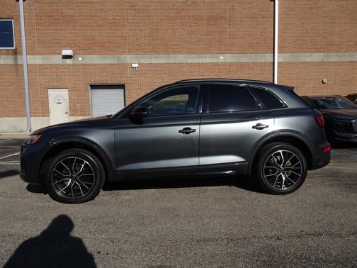 2022 Audi SQ5 Premium Plus