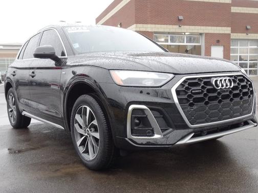 2023 Audi Q5 S line Premium Plus