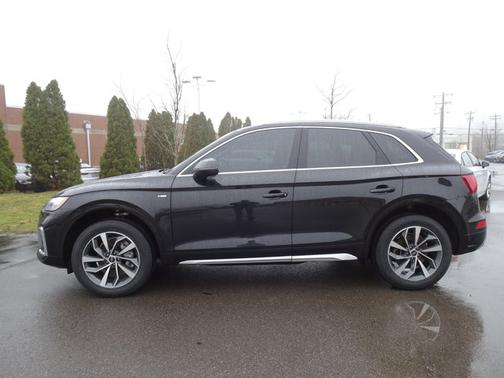 2023 Audi Q5 S line Premium Plus