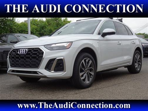 White 2023 Audi Q5 S line Premium Plus