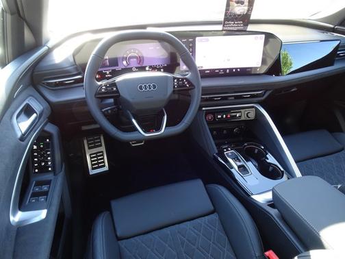 Mythos Black Metallic 2026 Audi SQ5 Premium Plus