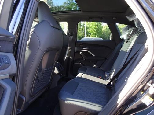 Mythos Black Metallic 2026 Audi SQ5 Premium Plus